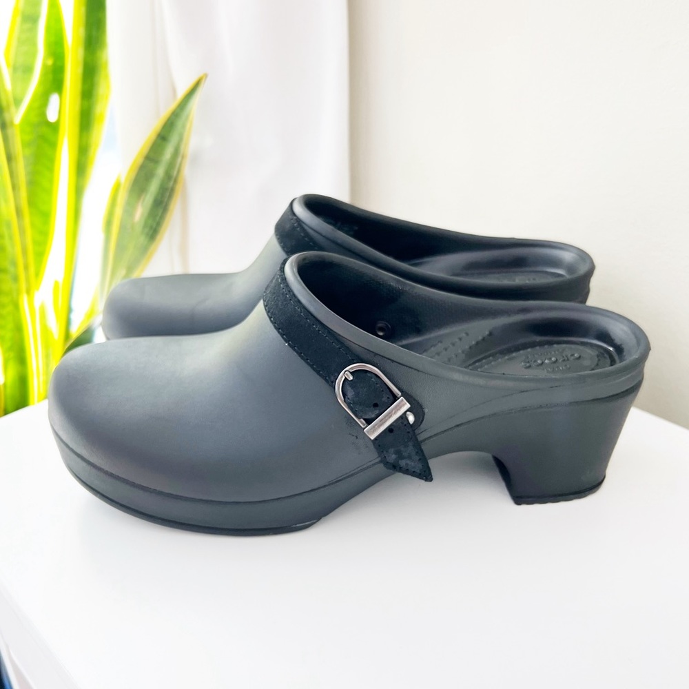 Crocs Sarah Clog in Black Size 10 Buckle